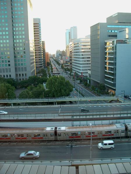 Streets aren't so busy at 6pm but the trains run every 5 minutes on many lines